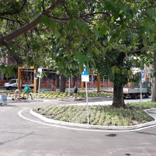 Lavori agli sgoccioli nella piazza antistante la stazione ferroviaria di Gallarate