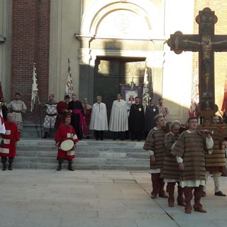 Legnano, traslazione della croce: la volata verso il palio è lanciata