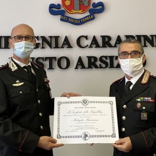 Cinquant'anni al servizio dell'Arma: il comandante della stazione dei carabinieri di Busto Francesco Caseri riceve la Medaglia Mauriziana