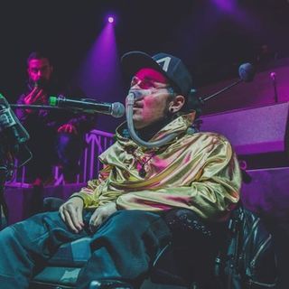 La distrofia di Duchenne non ferma Michele Sanguine: il rapper cerca fondi per la sua prima sitcom