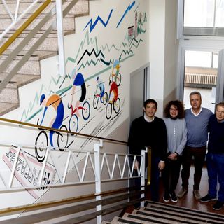 L'artista con gli assessori Dabraio e Savogin, il sindaco, Pietro Ottaviani, e il coordinatore del Comitato di tappa, Nicola Poliseno