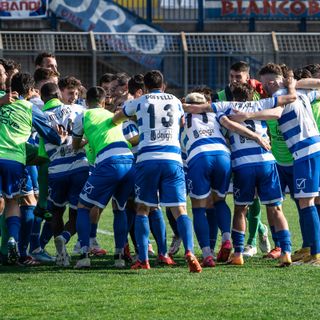 Abbracciati alla Pro Patria: la rinascita passa da qui (foto di Marco Giussani)