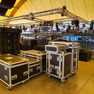 Palco in allestimento per il Woodoo Fest 2022