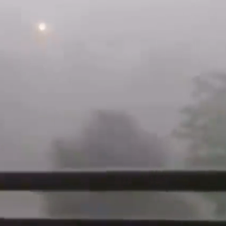 Maltempo, un &quot;downburst&quot; colpisce il Milanese: il video è impressionante
