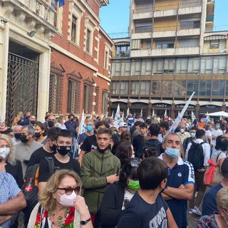 FOTO e VIDEO. Bagno di folla per Salvini a Varese: «Bianchi è il cambiamento. Se vinciamo al secondo turno mi incazzo»