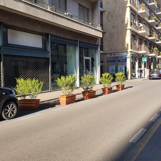 «Puzza in corso 20 Settembre. Si intervenga»