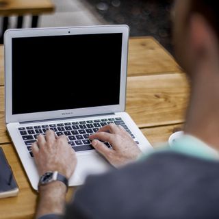Digitalizzazione della Pubblica Amministrazione, Legnano “taglia” le code per i certificati