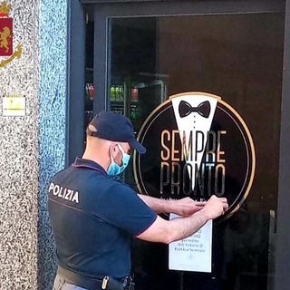 Alcolici a ragazzini con meno di 16 anni, interviene la polizia: bar chiuso per trenta giorni