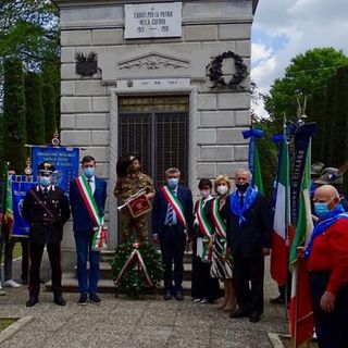 La commemorazione a Gorla Minore con le autorità