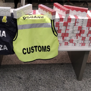 Contrabbando a Malpensa: sequestrate 617 stecche di sigarette in un giorno