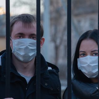 E' ufficiale: stop agli spostamenti tra regioni fino al 27 marzo. In zona rossa vietato andare a trovare parenti e amici