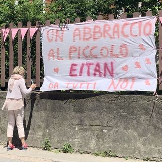 Tragedia del Mottarone, il piccolo Eitan è stabile: «Ha chiesto dei genitori»
