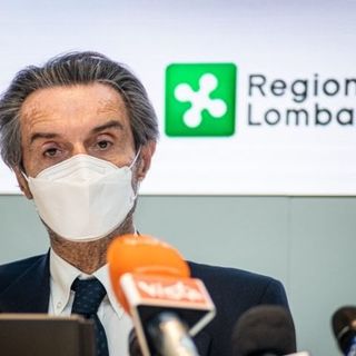 La Lombardia resta ancora in zona bianca. Fontana: «Continuiamo a vaccinarci»