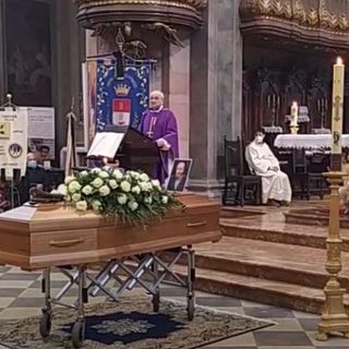 Il funerale di Franco Mazzucchelli in basilica a Busto