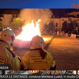 Le fiamme (qui a Busto Arsizio) hanno raccontato la voglia di tradizione e di battere il virus
