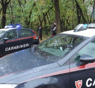 Trovato il cadavere di un uomo di 30 anni nei boschi di Rescaldina: è omicidio