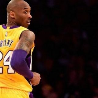 One last shot. L’omaggio a Kobe Bryant sul campetto del “Verri”