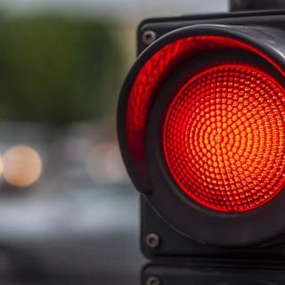 Nuovi Vista Red, “attenzione a non superare la linea di arresto”