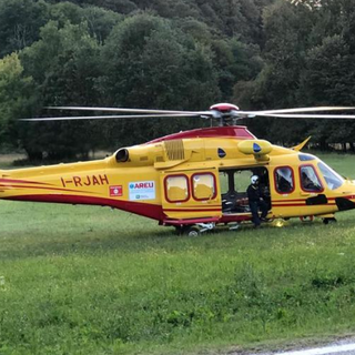Perde il controllo e finisce a terra, motociclista grave ad Uboldo