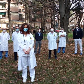 La dottoressa Alba Sciascera insieme ad alcuni suoi colleghi direttori di unità operativa