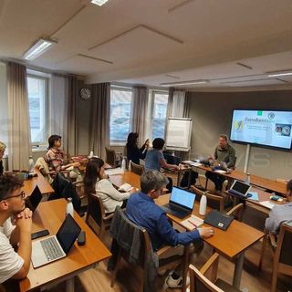 Il nostro gruppo editoriale a lezione di fact-checking in Finlandia: focus con FaktaBaari tra lotta alle fake news e formazione per le future generazioni