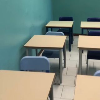 Il trattamento effettuato in un'aula delle scuole Manzoni