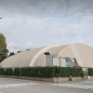 Irruzione al Palariosto e rapina ai danni di due quattordicenni: quattro minorenni denunciati dalla polizia