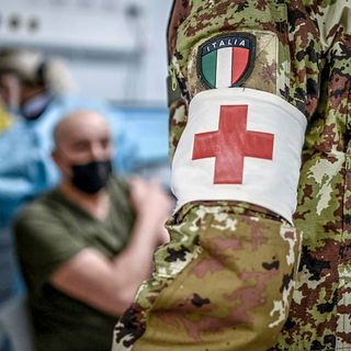 Vaccinazione personale scolastico: 120mila posti disponibili tra il 17 e il 21 luglio in Lombardia