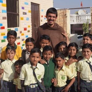 VIDEO E FOTO. Giovanni Muggeri: il missionario laico di Busto Arsizio che aiuta i bimbi poveri in India