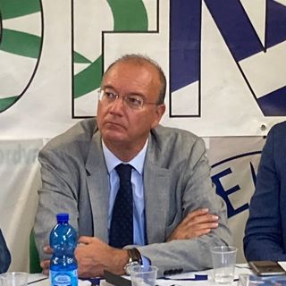 Prof accoltellata a Varese, il ministro Valditara: «Solidarietà alla docente. Lo Stato sarà parte civile»