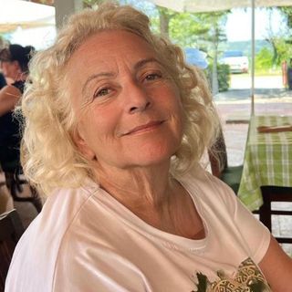 FOTO. Giornalista nel territorio per più di 50 anni: medaglia d’oro a Lella Leporati. Che ora viaggia in tutto il mondo