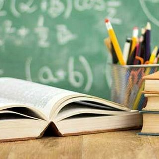 Voci e parole tra i banchi: la scuola Manzoni viaggia nel tempo