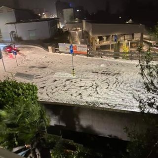 Foto dal distretto di Locarno e dalla stessa Locarno postate da MeteoSvizzera di Moreno More, Thomas Swidersky e Ricardo Andreoli e rilanciate da NaturalMeteo e Rete Meteo Amatori