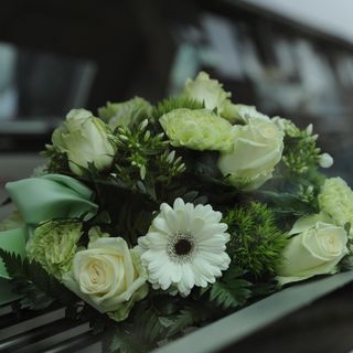 Morta da sei mesi, nessuno le fa il funerale: ci pensa il Comune