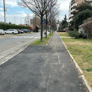 I nuovi marciapiedi di via Valle Olona, sotto i lavori iniziati in corso XX settembre