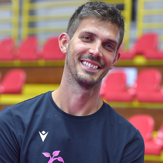 Marco Musso, “per sempre uno di noi”. Sotto, Alice Degradi top scorer tra le farfalle