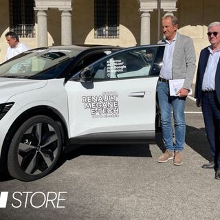 Renault Mégane E-TECH presentata al lancio di Busto Estate