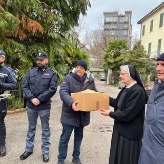 Donate trentamila mascherine alla mensa di via Bernardino Luini