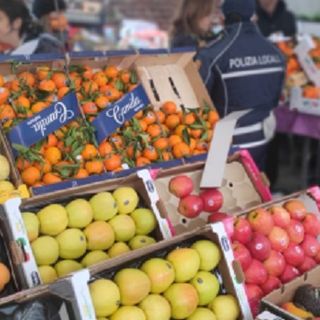 Lavoro nero al mercato di Busto