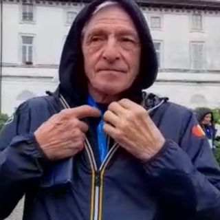 ASPETTANDO IL GIRO/VIDEO. Moser sotto la pioggia: «Basso, che bella carriera. E suo papà ama il nostro vino»
