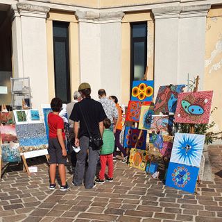 Busto, inaugurata “Intrecci d’arte”. Una mostra senza etichette all’insegna dell’inclusione