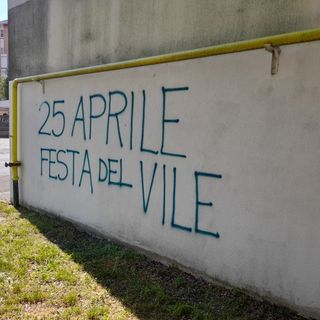 Gallarate, scritte contro il 25 Aprile e oltraggi alla Memoria