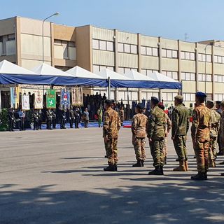 Cambio al vertice della caserma Nato. Il generale Miglietta lascia la “Ugo Mara”