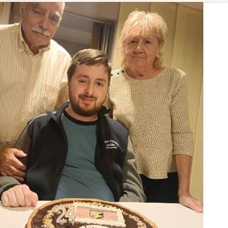 Un grazie luminoso come il suo sorriso: così Nicolò abbraccia Samarate