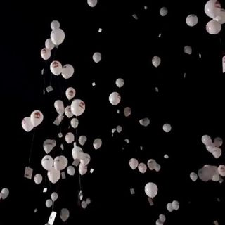FOTO E VIDEO. Centinaia di palloncini colorano il cielo olgiatese
