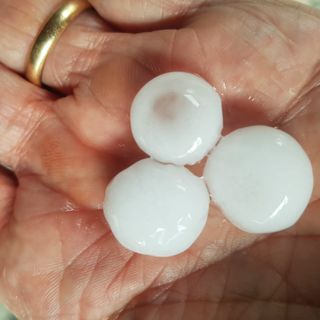 Busto, acquazzone e grandinata. Poi torna il sole