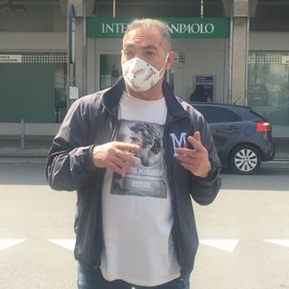 Paolo Busacca, anima del Centro Studi Karate, ieri in piazza della Chiesa Vecchia di Sacconago