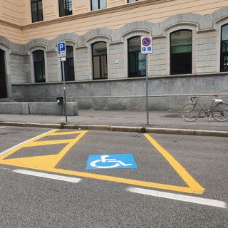Busto, la riqualificazione delle aree di sosta parte dai parcheggi per le persone con disabilità