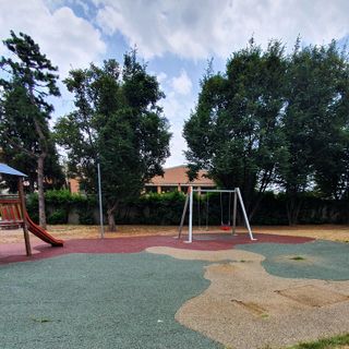 Busto, gioco rimosso ma non rimpiazzato al parco di via Genova. Famiglie in attesa