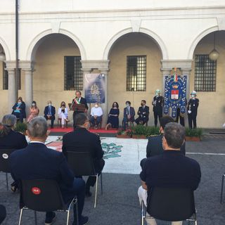 La cerimonia in municipio a Busto. Sotto la presidente Sangalli